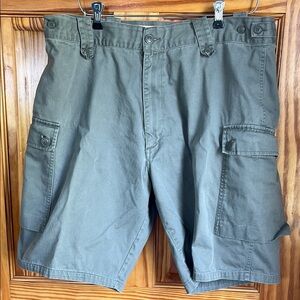 Men's Olive Green Cargo Shorts size 36 Dex 1963 Co